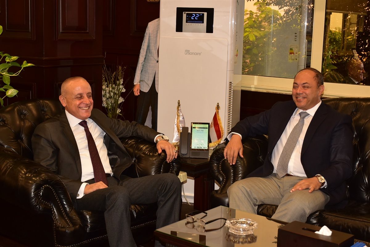 اجتماع محافظ الأقصر 