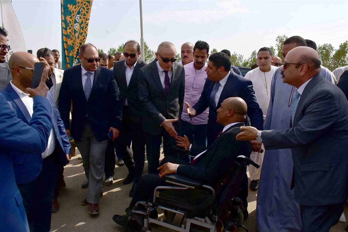 محافظ الأقصر يفتتح عددا من المشروعات التنموية 