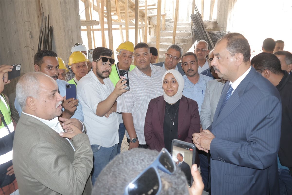 زيارة محافظ سوهاج لمجمع اساس طهطا