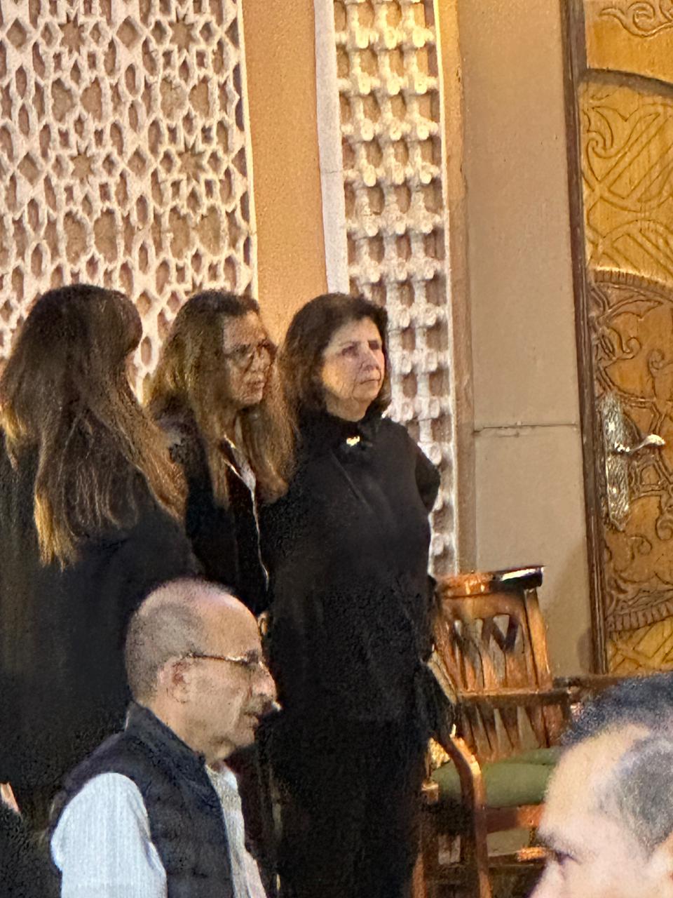 ميريت عمر الحريري في عزاء عمتها بمسجد الشرطة في الشيخ زايد