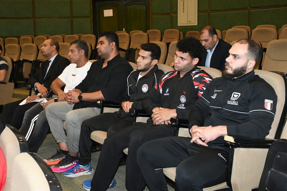 لقاء وزير الرياضة ورئيس اللجنة الأولمبية مع أبطال رفع الأثقال (3)
