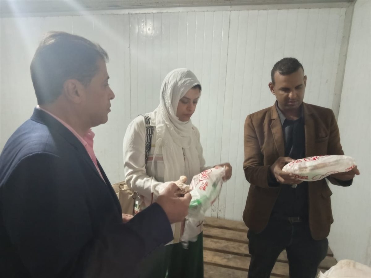 الطب البيطري بالأقصر يضبط دواجن فاسدة 