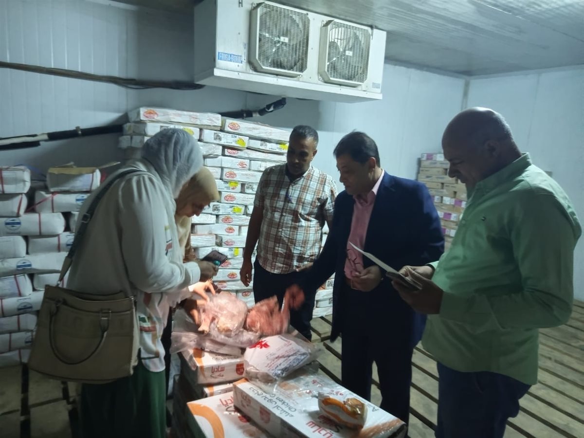 الطب البيطري بالأقصر يضبط دواجن فاسدة 