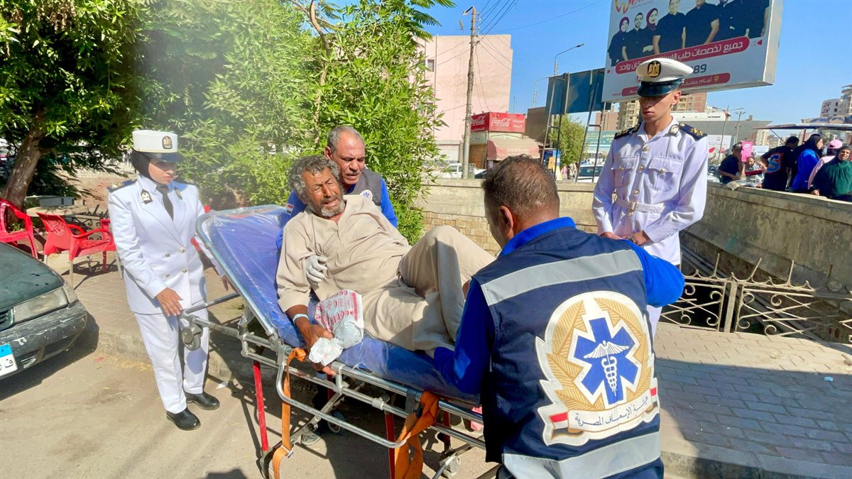 باع بيته بسبب ضائقة مالية.. أمن الفيوم ينقذ مسنا يعيش بلا مأوى 