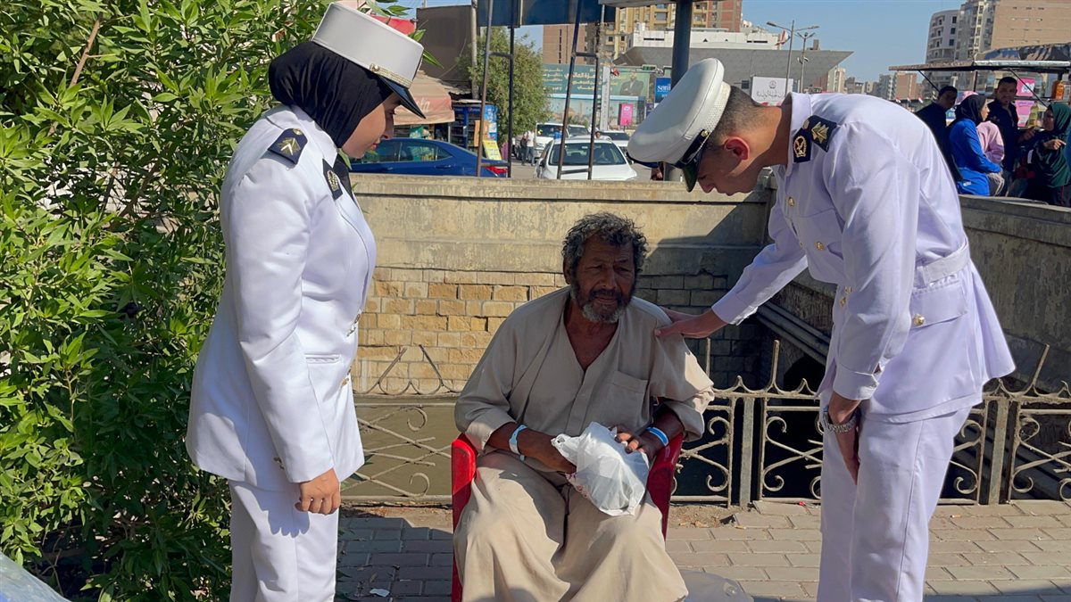 باع بيته بسبب ضائقة مالية.. أمن الفيوم ينقذ مسنا يعيش بلا مأوى 