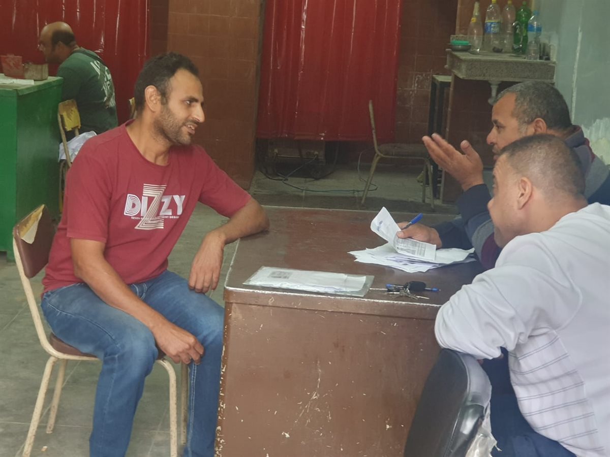 العمل تواصل اختبارات المتقدمين للعمل في مهنة نجار مسلح بدولة البوسنة والهرسك