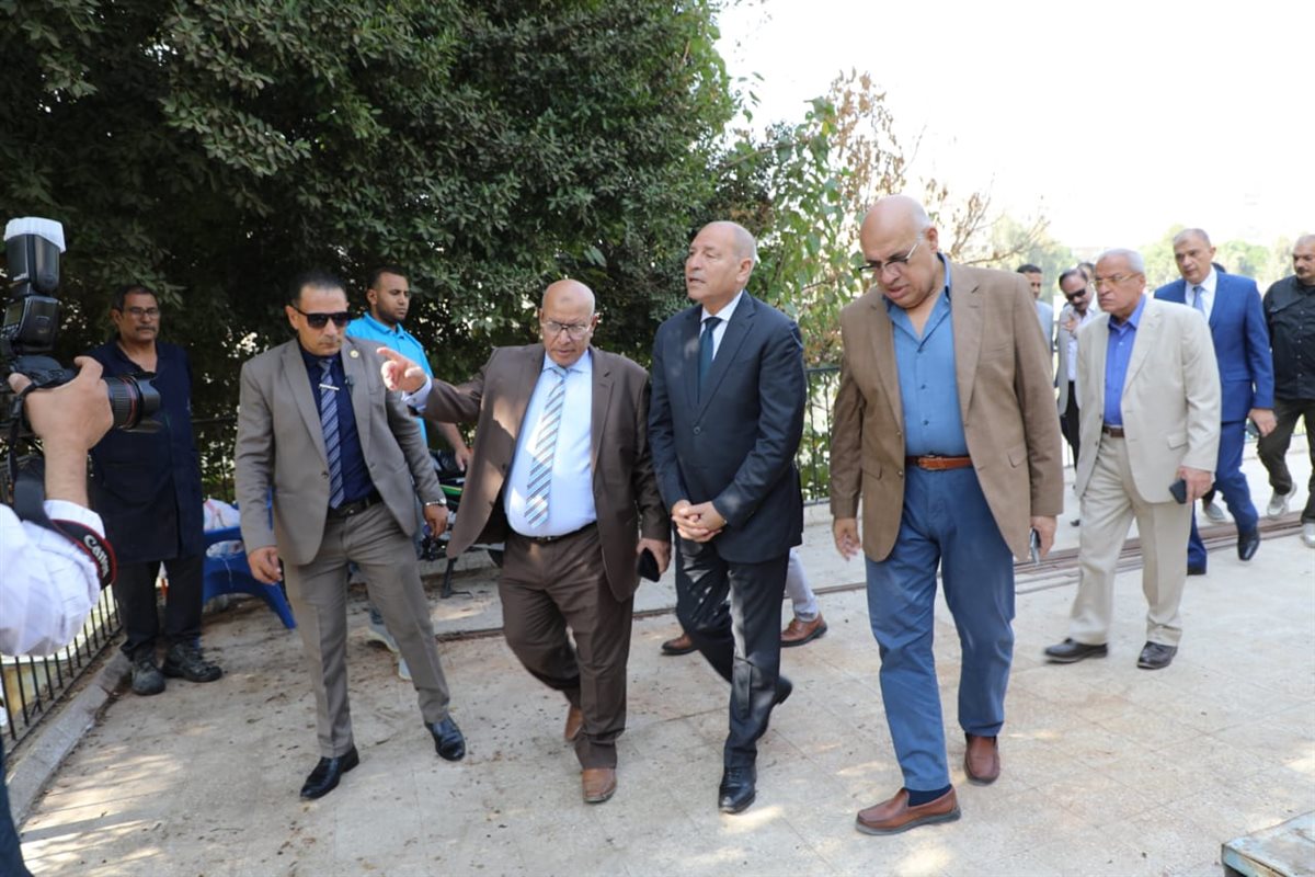 محافظ القاهرة يجري جولة بحي غرب القاهرة لمتابعة مستوى الخدمات المقدمة وأعمال رفع كفاءة المرافق 