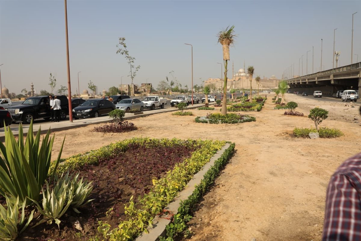 محافظ القاهرة يجري جولة تفقدية بحى الخليفة لمتابعة أعمال التطوير الجارية
