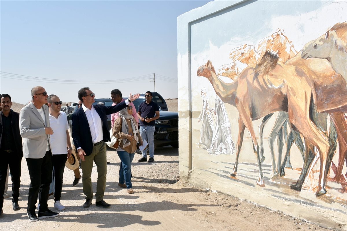 محافظ الأقصر والسفير الفرنسي 