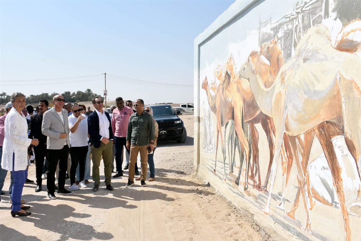 محافظ الأقصر والسفير الفرنسي 