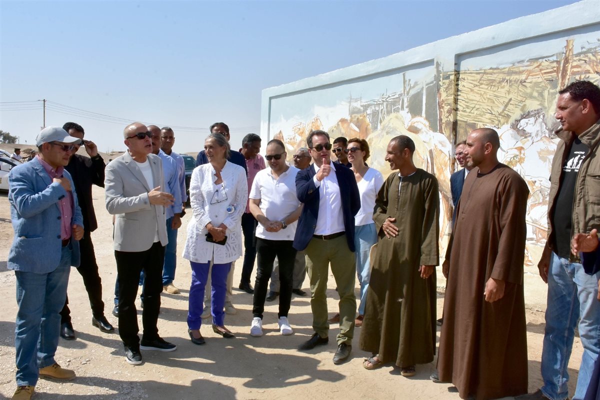 محافظ الأقصر والسفير الفرنسي 