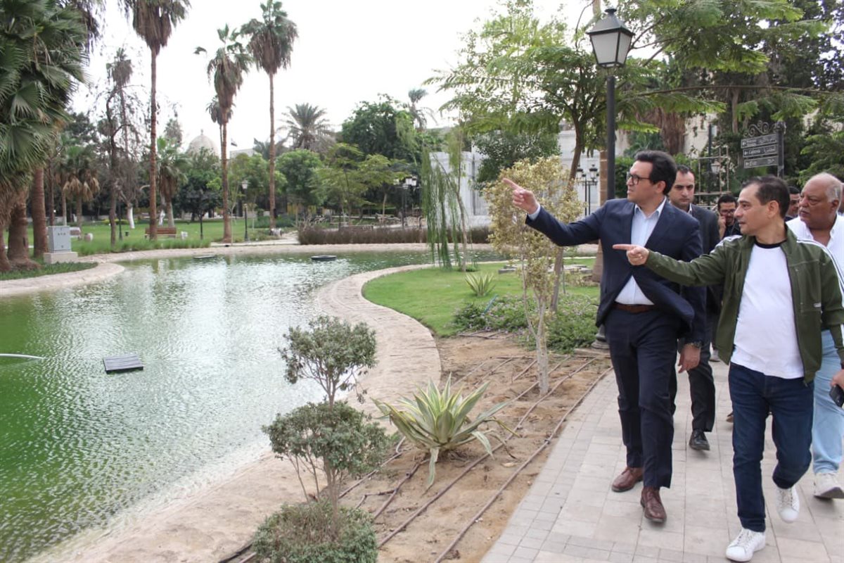 وزير الثقافة يتفقد مشروع إعادة إحياء حديقة الأزبكية التراثية