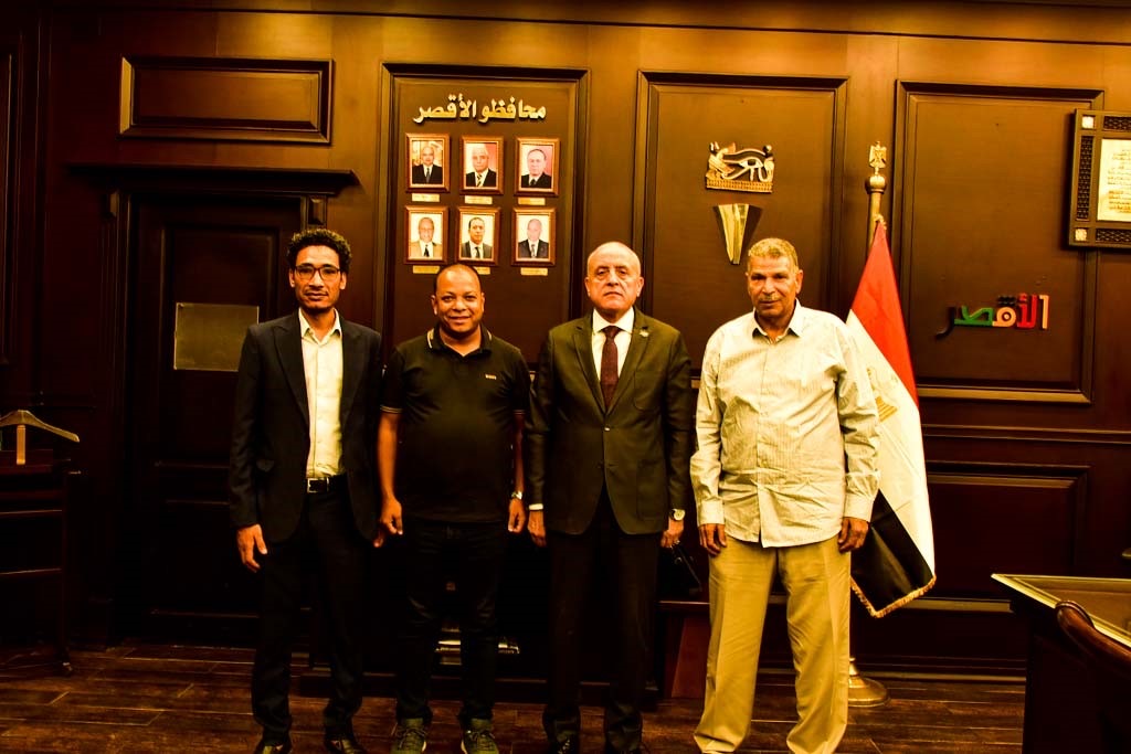 محافظ الأقصر يستقبل وفد بيت الشعر