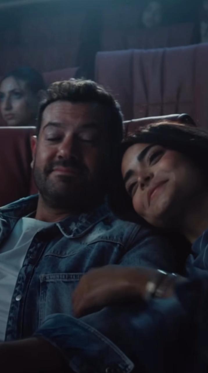 أسماء جلال وعمرو يوسف في فيلم السلم والثعبان 2