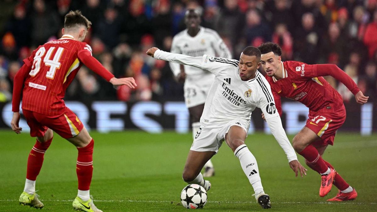 القنوات الناقلة لمشاهدة بث مباشر مباراة ريال مدريد وليفربول اليوم في دوري أبطال أوروبا 2025/2026