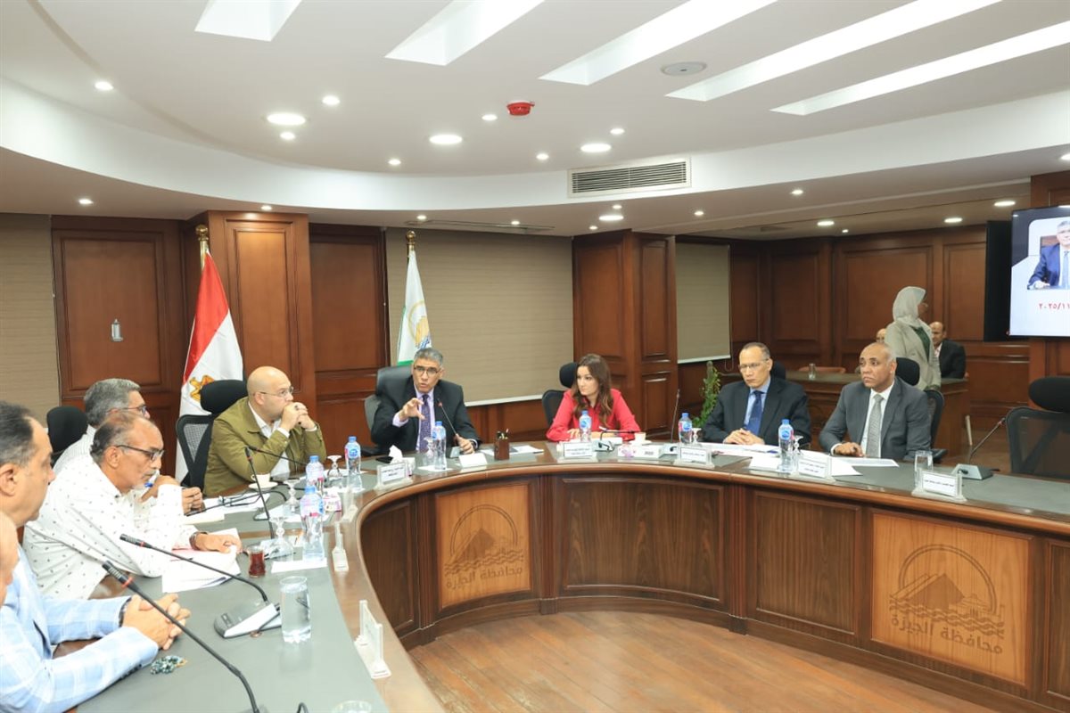 محافظ الجيزة يعقد اللقاء الأسبوعي لبحث شكاوى المواطنين بأحياء ومراكز العجوزة والهرم وأوسيم