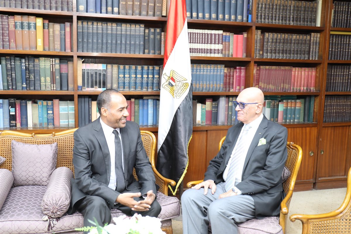 محمد سلماوي ورئيس هيئة الكتاب