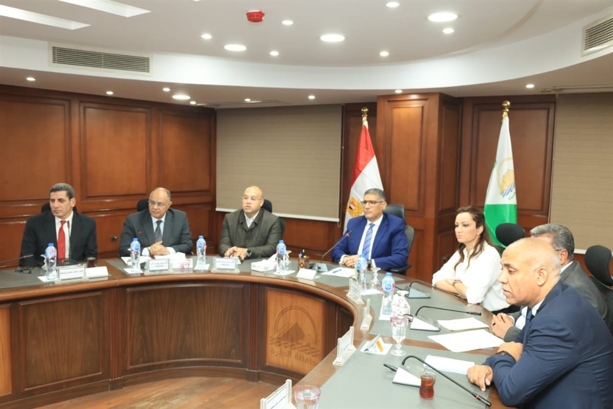 جانب من إجراء القرعة