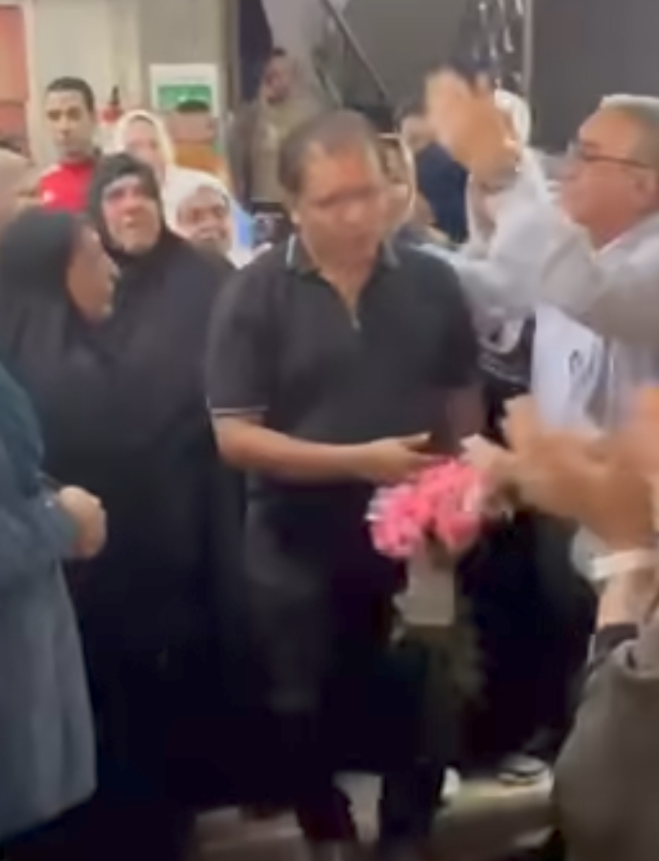 ممر شرفي لوداع مدير مستشفى سرس الليان