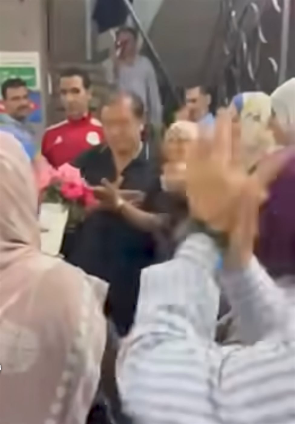 ممر شرفي لوداع مدير مستشفى سرس الليان