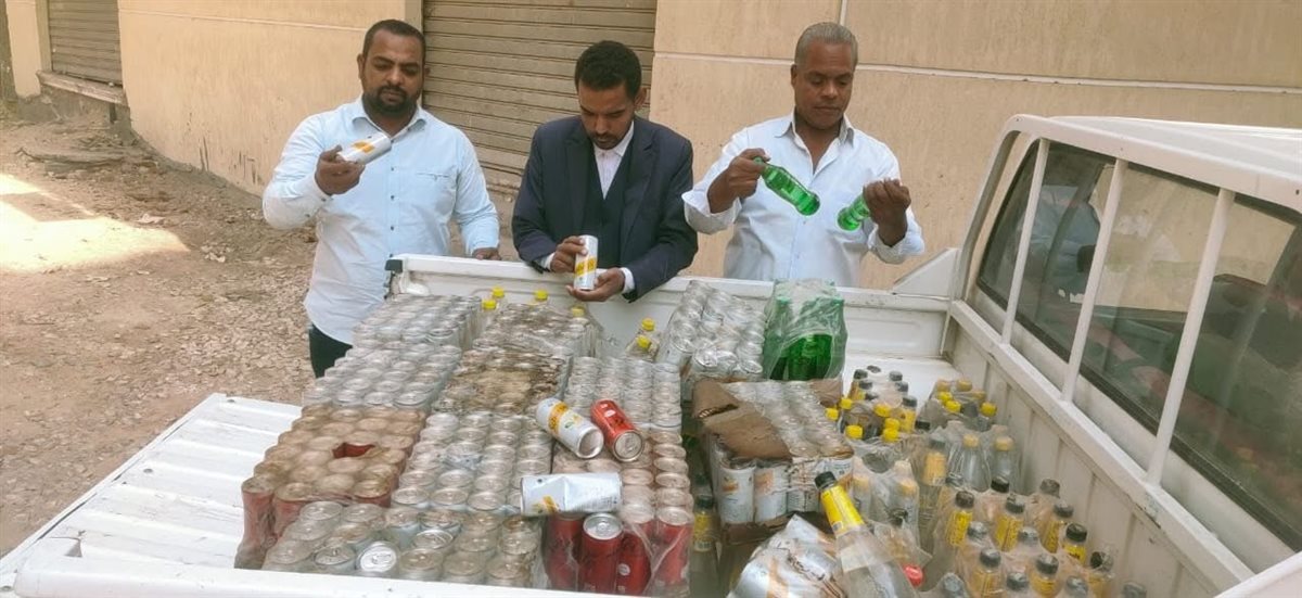 ضبط مشروبات غازية منتهية الصلاحية