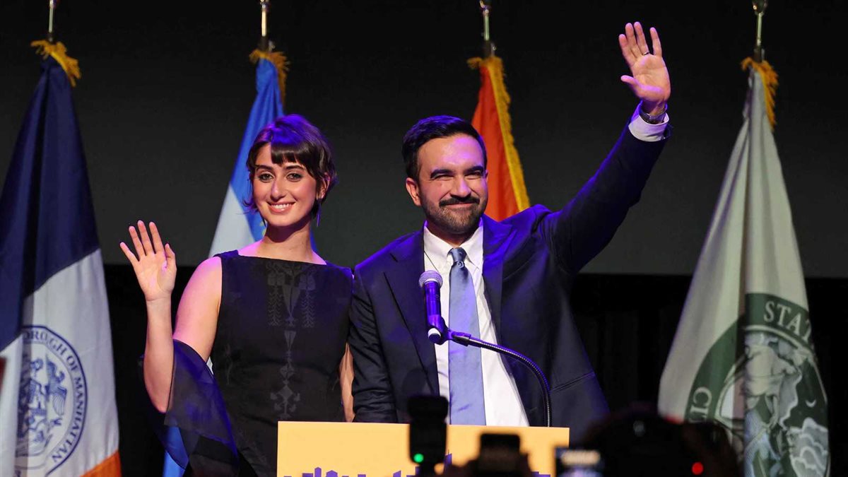 صور زهران ممداني وزوجته