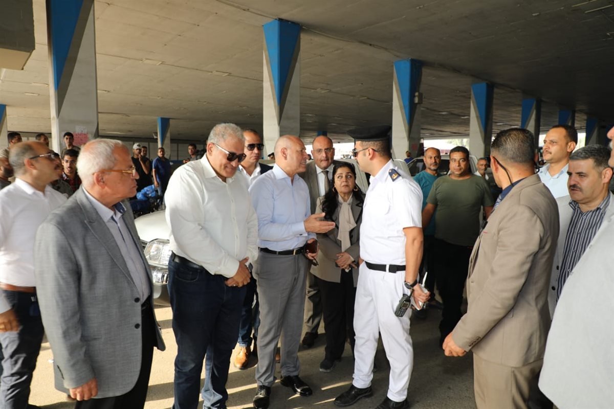 حملة مكبرة على السائقين المخالفين بالمواقف العشوائية