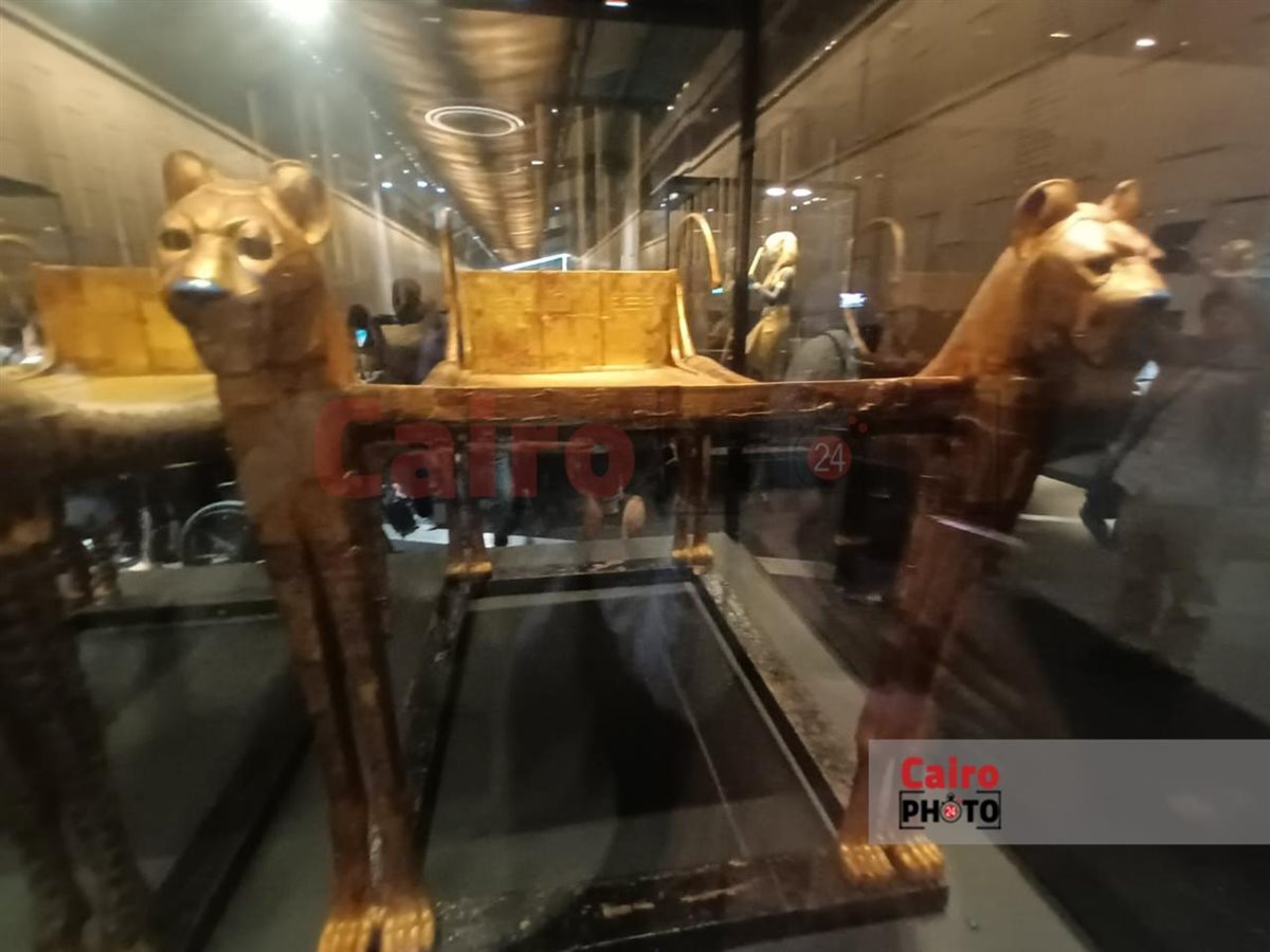 السرير الجنائزي لتوت عنخ آمون بالمتحف المصري الكبير