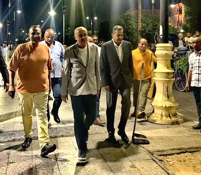 جولة محافظ الأقصر ليلا بكورنيش النيل
