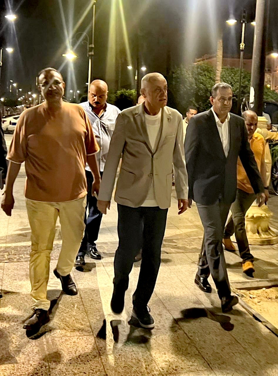 جولة محافظ الأقصر ليلا بكورنيش النيل