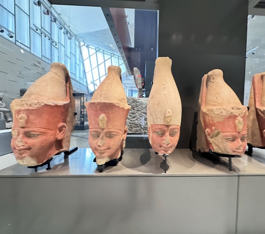 القطع الأثرية 