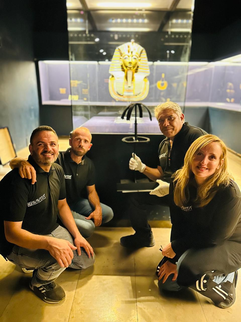 قناع الملك توت عنخ آمون 