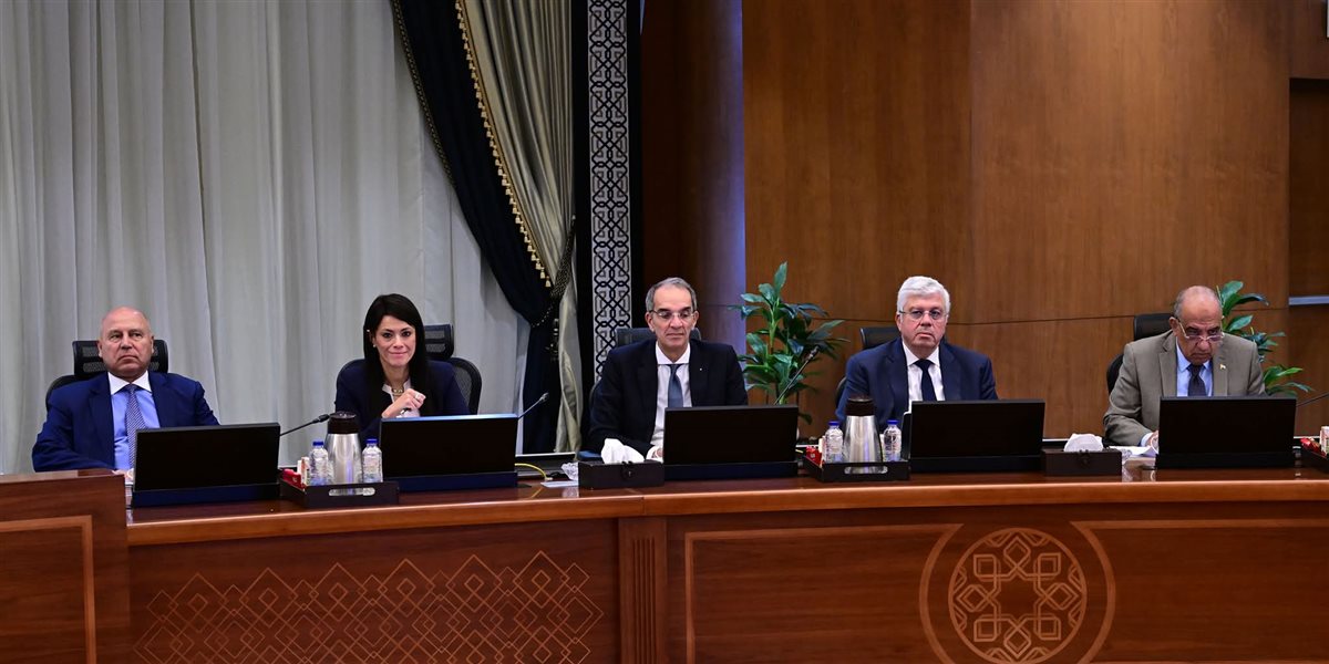 الدكتور أيمن عاشور وزير التعليم العالي والبحث العلمي