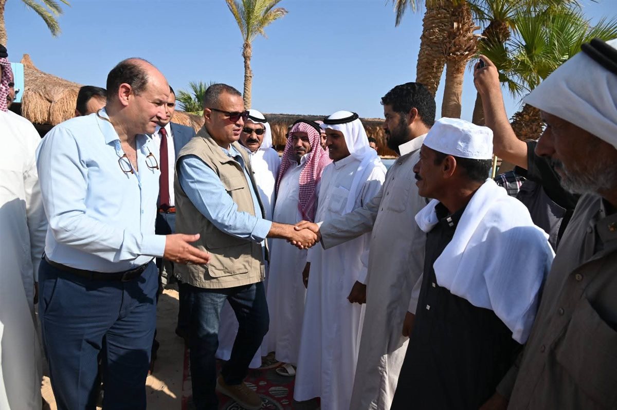 محافظ جنوب سيناء يلتقي أهالي مدينتي نويبع ودهب