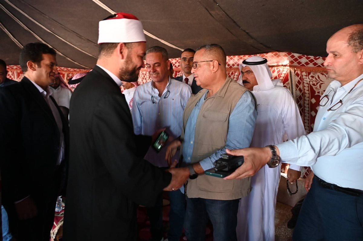 محافظ جنوب سيناء يلتقي أهالي مدينتي نويبع ودهب