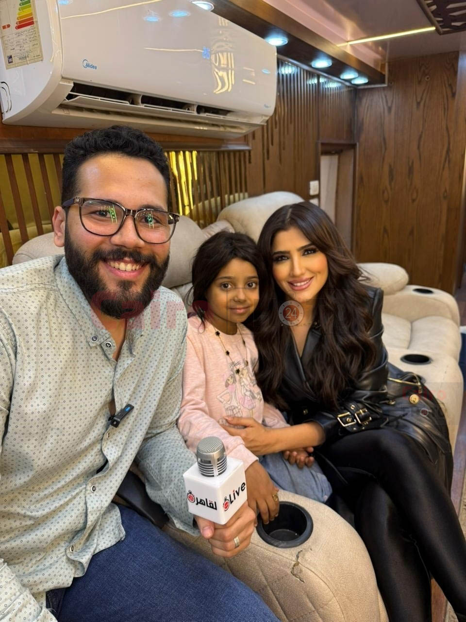 مي عمر وأحمد العوضي يحققان أمنية الطفلة ليلى محاربة السرطان