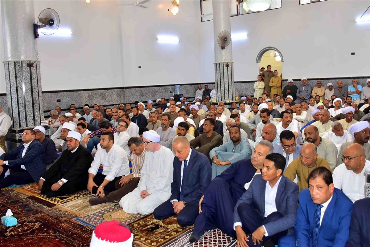 محافظ الأقصر يفتتح مسجد جديد 