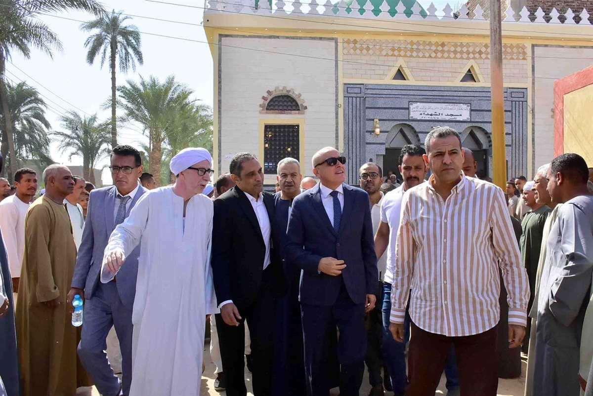 محافظ الأقصر يفتتح مسجد جديد 