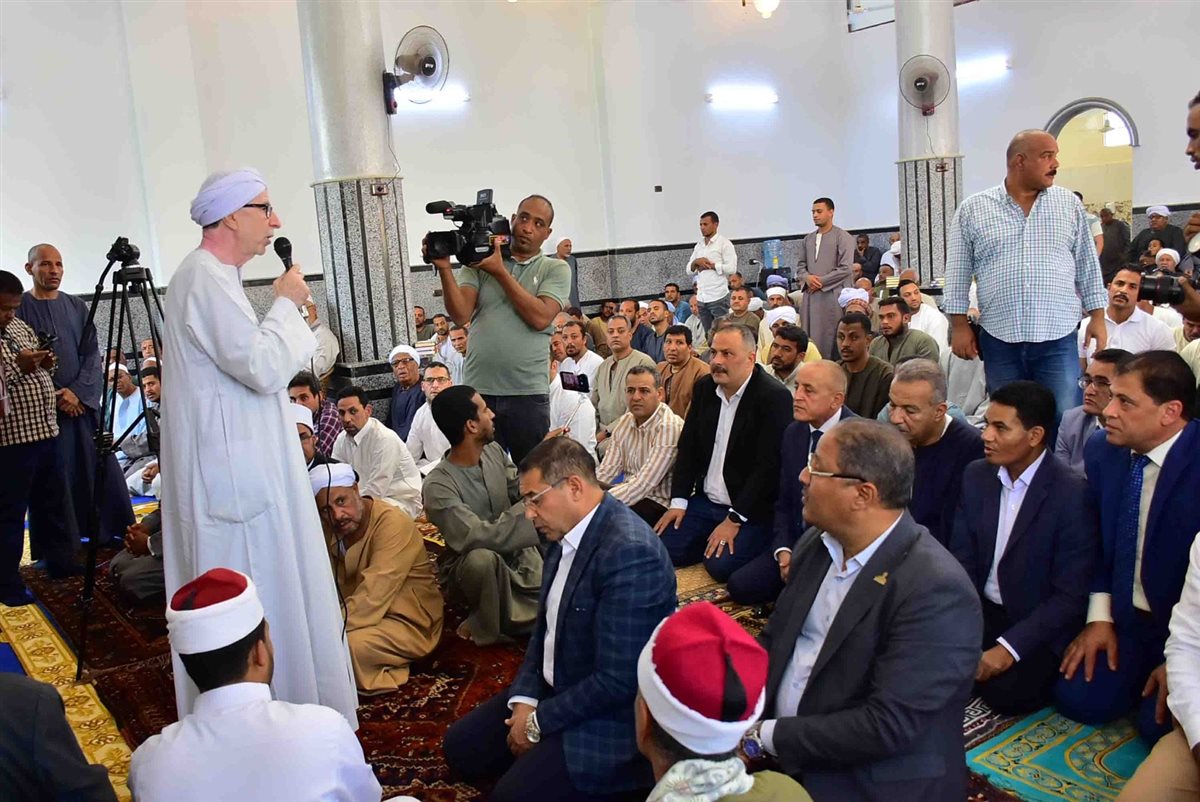 محافظ الأقصر يفتتح مسجد جديد 