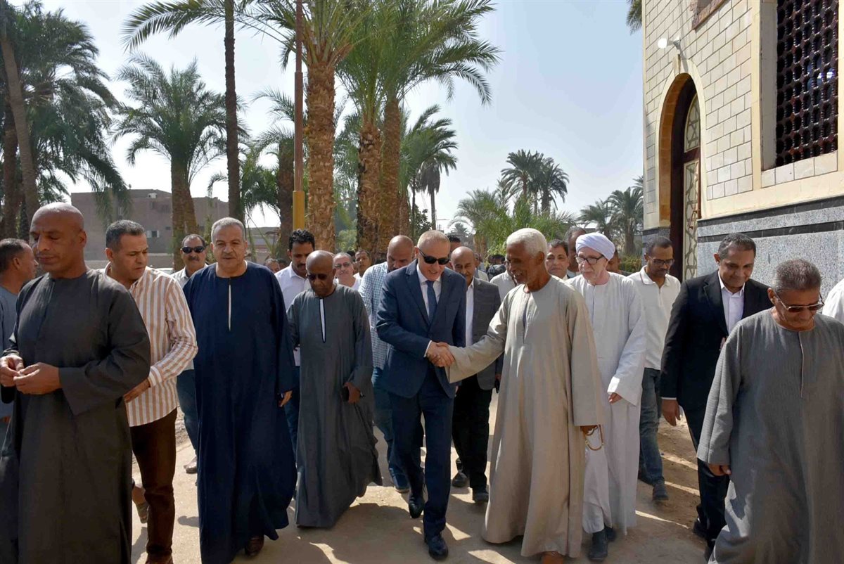 محافظ الأقصر يفتتح مسجد جديد 