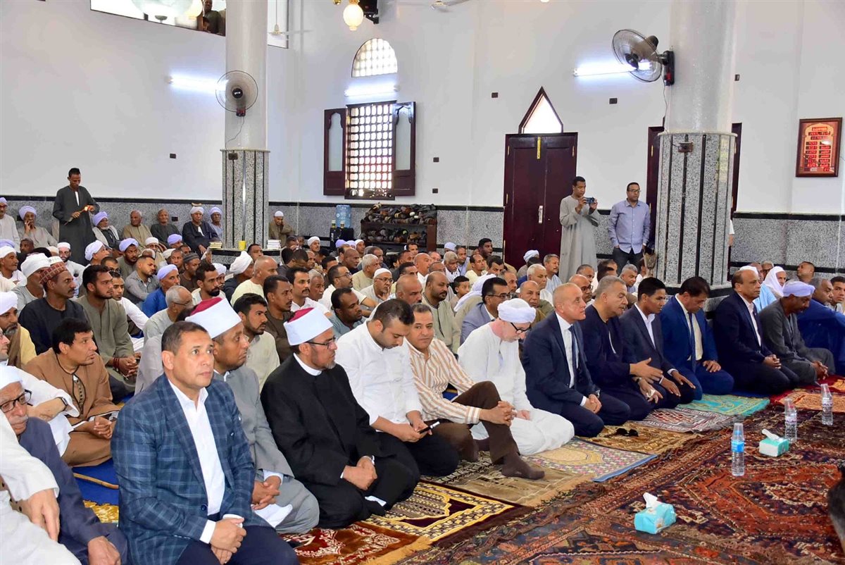 محافظ الأقصر يفتتح مسجد جديد 