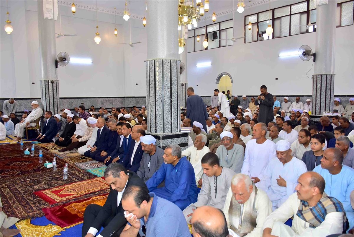 محافظ الأقصر يفتتح مسجد جديد 