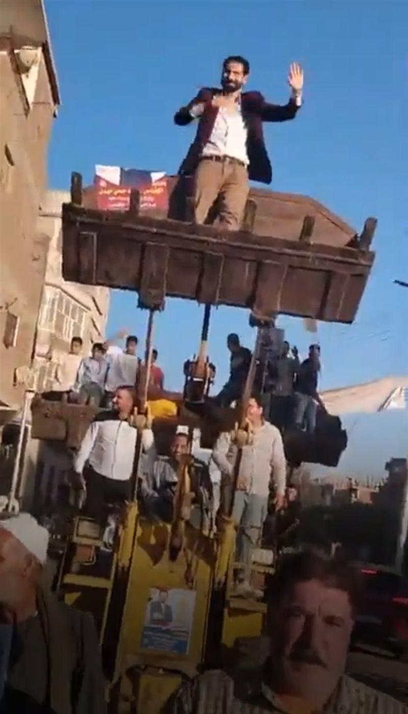 مسيرة باللودرات تحمل مرشح لعضوية مجلس النواب بالمنوفية 