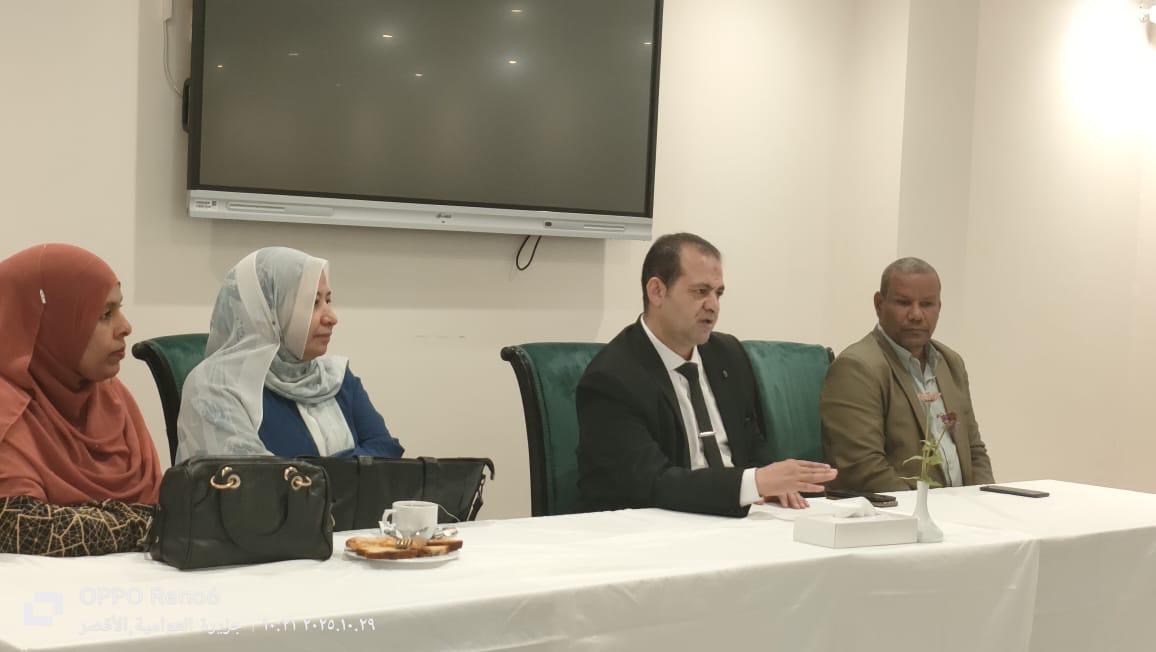 مديرية العمل بالأقصر تسلم حقائب عدد أدوات صيانة 