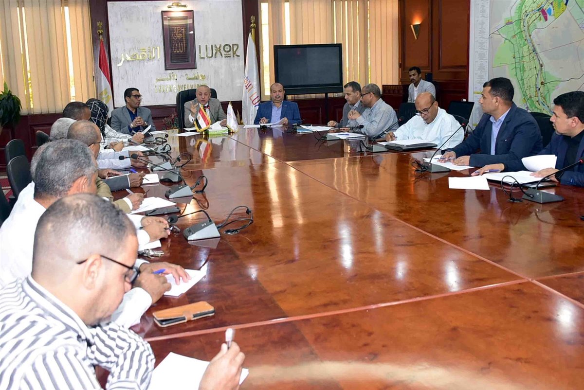 اجتماع محافظ الأقصر