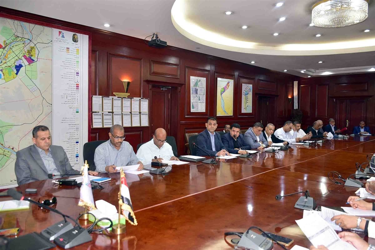 اجتماع محافظ الأقصر