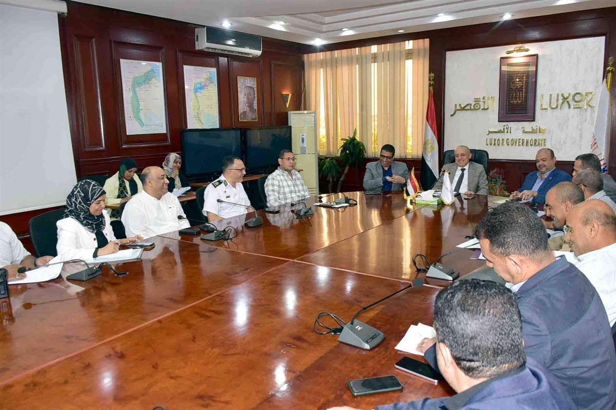 اجتماع محافظ الأقصر