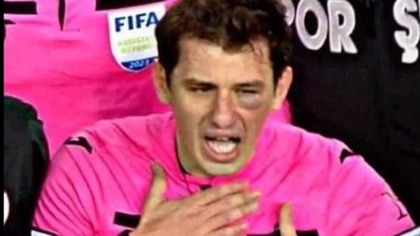 <strong>الحكم خليل أوموت</strong>