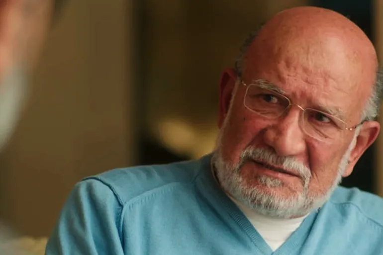 <strong>الفنان أحمد خليل</strong>