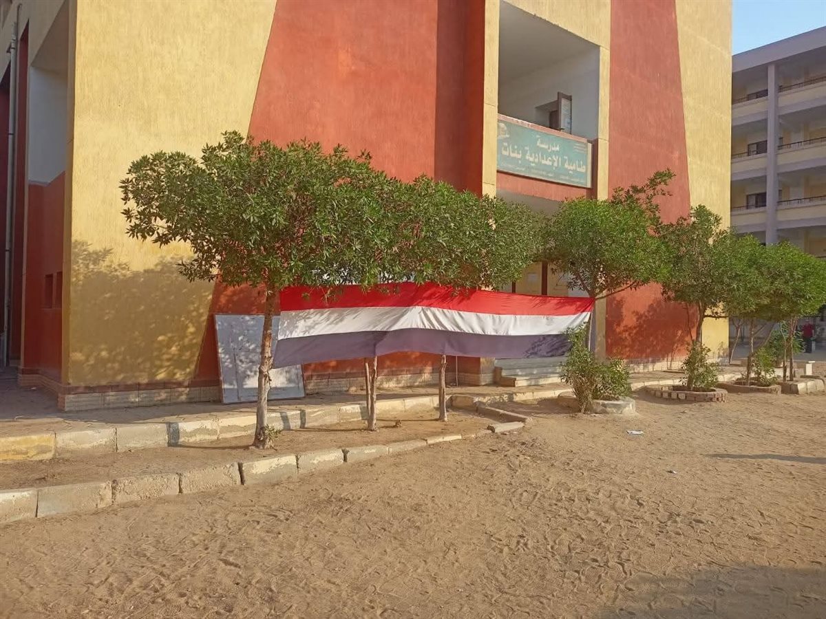 تجهيز اللجان فى مدارس طاميه بالفيوم استعدادا للانتخابات مجلس النواب.. صور